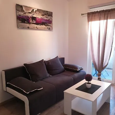 Stinjan: Modern Relaxing Pula